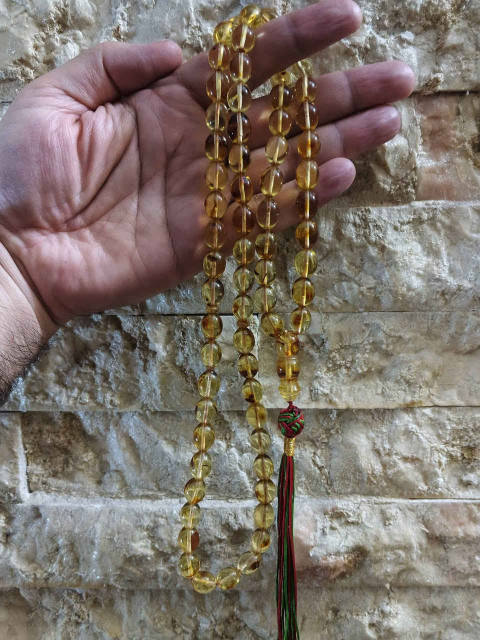 مسبحه كهرب حر طبيعي 66 حبه بيض الحمام الوزن 40 غرام للبيع للتواصل واتس آب *********** السعر مناسب ...بغداد
