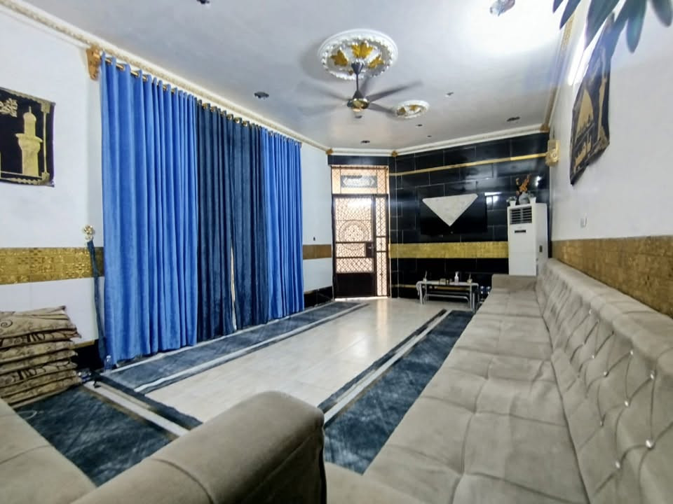 دار للبيع مساحتة 300 متر 
📍الحفريه - حي الخنساء 
للاستفسار ***********
