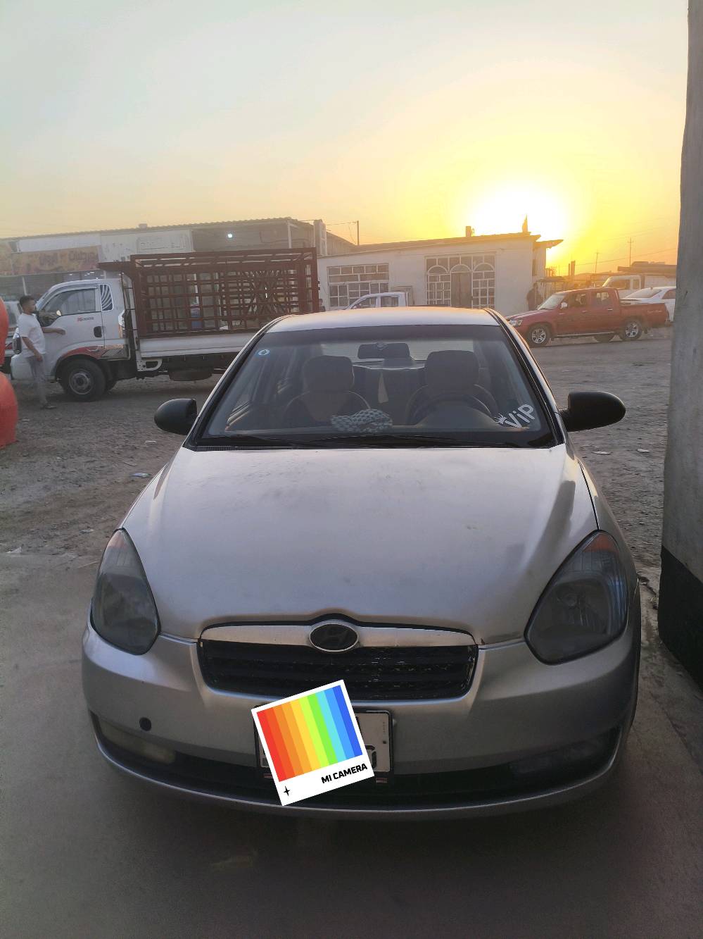 أكسنت 2009 
كير عادي تبريد ثلج 
تخم تاير جديد كهربائيات كلها شغاله لايت زنون
بأسمنه السعره70وبيها مجال 
مكاني بغداد تاجي 
***********