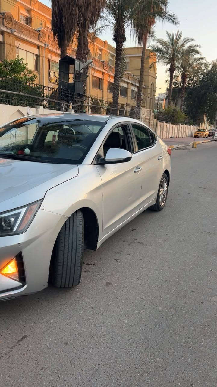 السلام عليكم 
للبيع النترا موديل 20 وارد امريكي عارضه 98 وبيه مجال حادثه صندوق ***********
