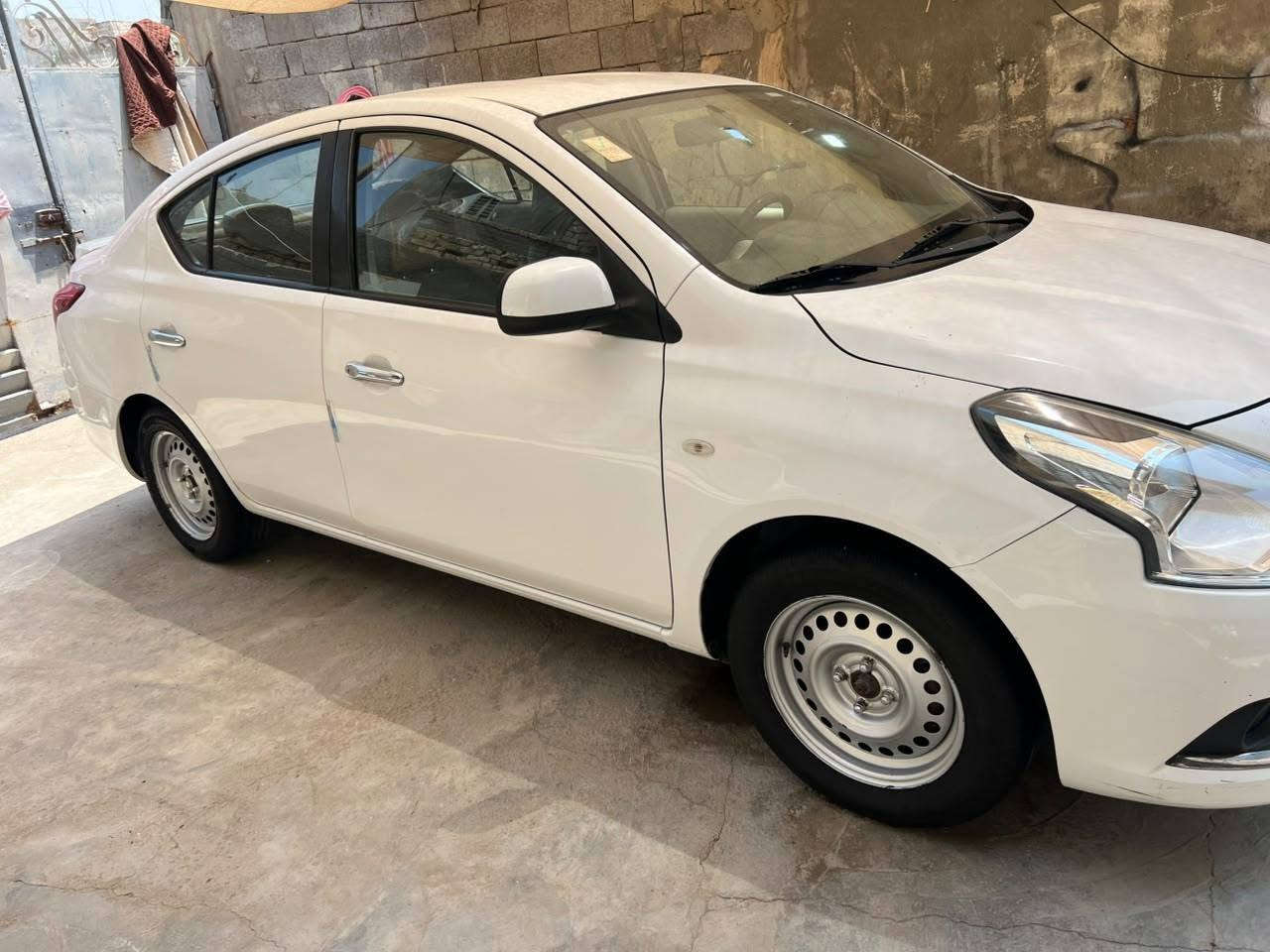 سلام عليكم نيسان سني هندي بليته زركه مديل 2022/ رقم اربيل بسم شركه تحويل وكاله كيفك [سنويه بعدها  مامتهيه ]بيها مدكر خلفي جها اليسر صبغ الباقي كفاله سياره جديده مغلفه كشنات ارضيات صندوك تخم تاير حداده/ 💯ب 💯 /كير مكينه تبريد ثلج /مكان البصره /سعر 95بيه ماجل قليل /***********/////سياره كلش جديده احله من صور
