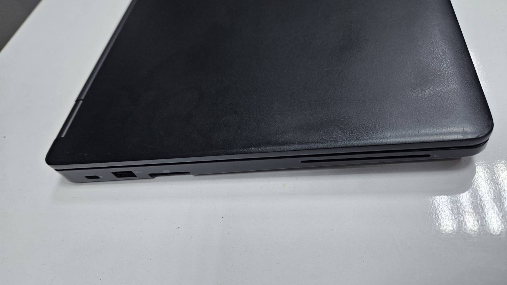 Dell 5490 • كور i5 جيل 8 • نفيديا MX130