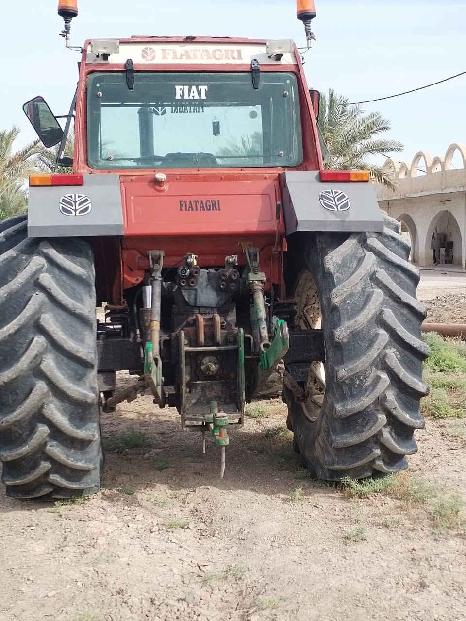 مكينه للبيع حجم 160 فول مواصفات بس اكسن مخفي رقم واسط تحويل جاهزه لشغل تصل ***********
