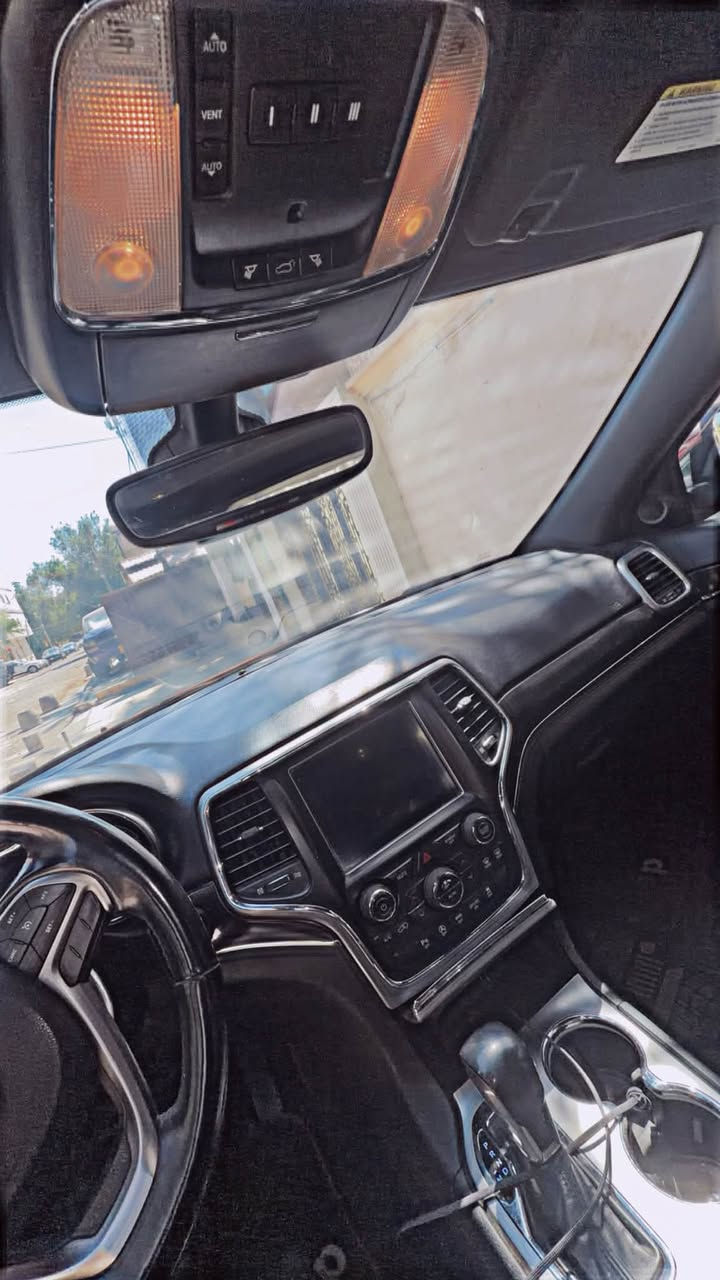 سلام عليكم 
جيب مديل2018لمتدد للبيع سعر 190وبي مجال استفسار اكثر واتساب***********

نص مكتوب في الصور:
- شارع فلسطين
- بغداد