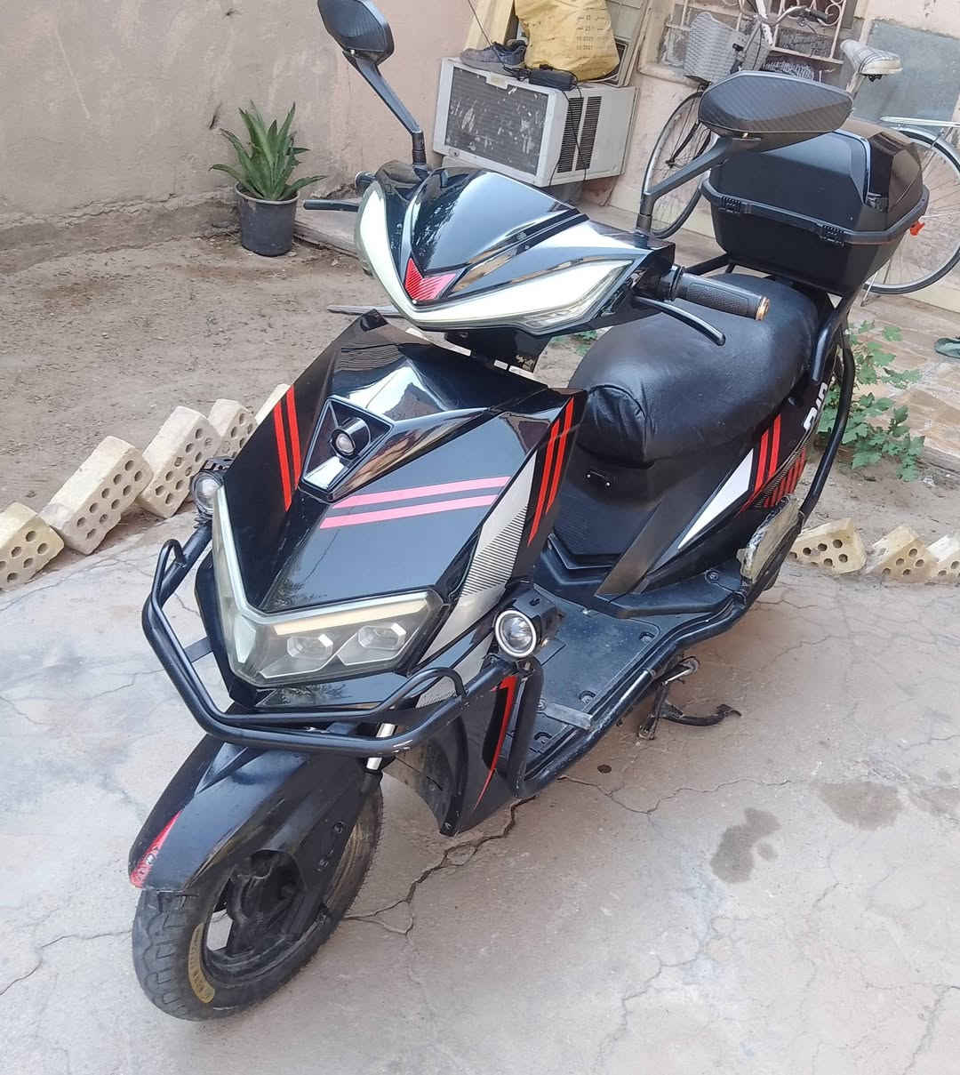 السلام عليكم
سكنس شبح مدرع 2025 
318
موطور جديد عله وضع الشركه 
بطاريات يقرن 9 وفوك 
نظام R
نظام P
بصمه تشغيل عدد 2 
موطور بعده عله وضع الشركه 
عقل و ملف كله وضع شركه 

المكان/ فلوجه حي نزال قرب جامع التقوئ 
السعر/ 700 وبي مجال حك الجيه 
الاستفسار/ ***********
