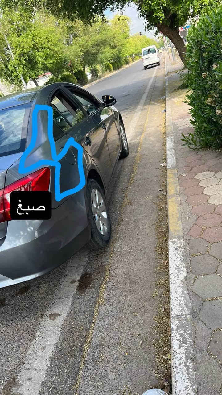 كروز خليجي 17 محرك 1800
لون نفطي رقم أربيل بيها قطعتين و نص ابيع حزام بأسمي سعر 73 بيها مجال شويه مكاني أربيل 
*********** واتساب
