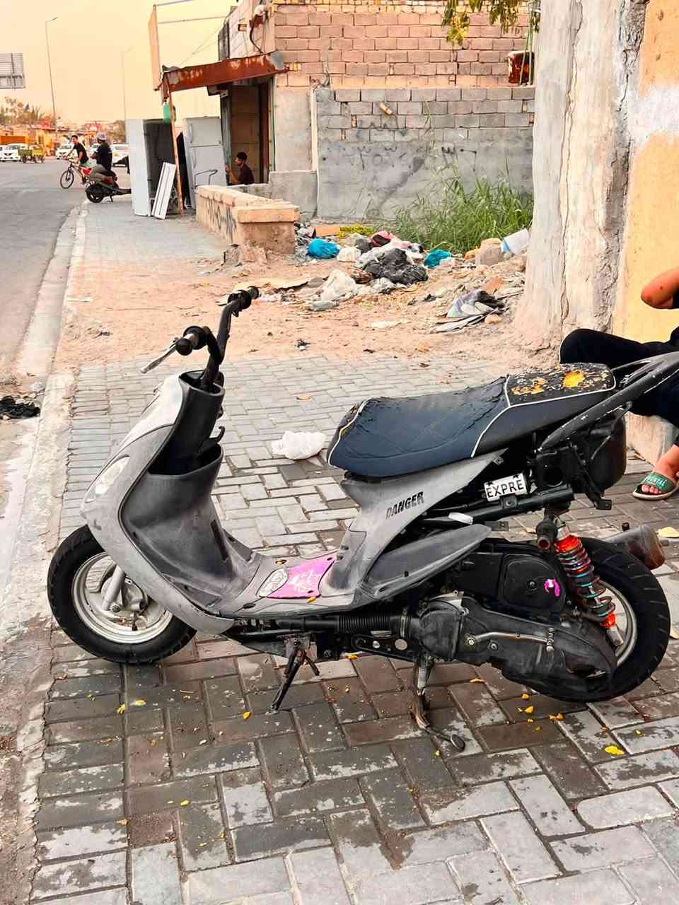 السلام عليكم للبيع ماكس قجمه نهضه ومعدل وسط الدراجه مفتوحه غراضه كامله عينه ولايت كهربائيات شغاله عوزهن فقط باتري السلف عطلان هندر واحد شرط

مكاني بصره معقل ب٣٥٠ ماتشتري لاتعلق 

***********
