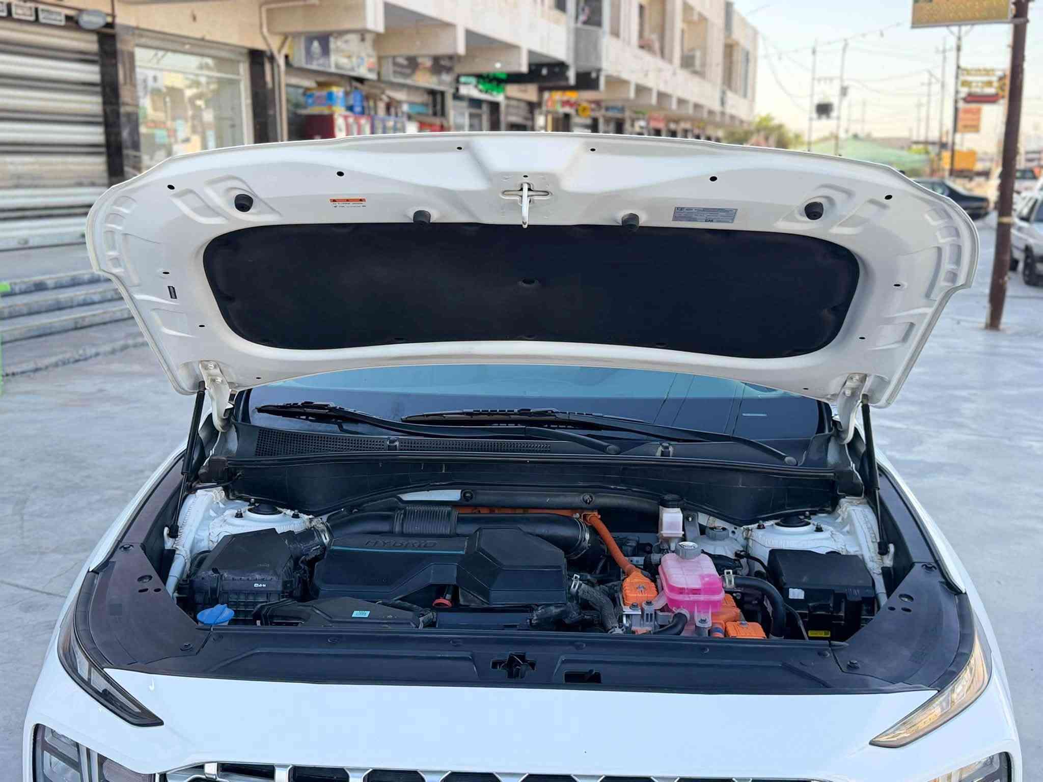 🚘 للبيع هونداي سنتافي 2023 هايبرد تيربو – وارد أمريكي 🇺🇸

🔹 الموديل: 2023
🔹 الوارد: أمريكي 🇺🇸
🔹 المحرك: 1.6 تيربو هايبرد
🔹 الدفع: رباعي HTRAC
🔹 القير: أوتوماتيك
🔹 اللون الخارجي: أبيض 
🔹 الداخلية: أسود ملكي 
🔹 الممشى: 60,000 كم
🔹 اللوحة: بغداد دولي 
🔹 الملكية: باسمي مباشر تحويل 

✨ المواصفات والتجهيزات:
• فل أوبشن
• حساسات أمامية وخلفية
• مثبت سرعة
• كاميرا خلفية
• شاشة أصلية
• دخول وتشغيل ذكي
• تحكم بالمقود
• مقاعد كهربائية
• تدفئة مقود 🔥
• تدفئة جميع الكراسي 🔥
• تبريد وتدفئة المقاعد الأمامية ❄️🔥
• فتحة سقف
• أنظمة أمان متعددة
• نظام HTRAC للدفع الرباعي
• نظام هايبرد تيربو
. بدوان ايرباك 
. وبعد بيها هوايه مواصفات 

📌 السيارة استخدام شخصي ومواصفاتها كاملة.

💰 السعر: [السعر235 وبيها مجال ]
📍 المكان: بغداد
📞 للتواصل: [*********** اتصال _واتساب ]
