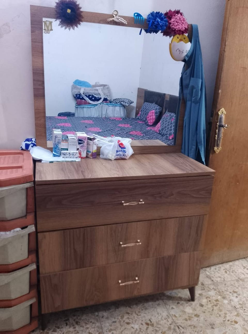 سلام عليكم كنتور للبيع وياه جربايه صوميه عراقيه دوشك اسفنج ظغط ميز مرايه كومديات 2 السعر خاص الشراي يتصل بلرقم ويدلل مستعجل على بيعته مكان بغداد البياع *********** وتساب موجود
