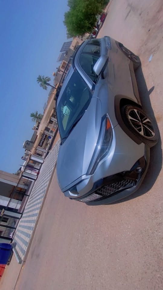 كورلا كروس هايبرد 2024  sxe اعلى فئه رقم بغداد 
وارد امريكي
ماشيه 24 
ثلاث انظمة تشغيل ايكو وسبورت وعادي
فتحة السقف
نوافذ كهربائية
بصمه 
مقاعد كهربائية
مصابيح زينون الأمامية
قفل مركزي للأبواب
لوحة قيادة رقمية
كاميرا خلفية
التحكم على المنحدرات

ABS
رادار
تحذير مغادرة المسار
قطعتين تبريد 
صندوق كهربائي
الايرباكات سليمه 
حساسات اماميه وخلفيه وجانبيه 
رادار امامي وخلفي مستشعر وقوف |
بصمة
مثبت السرعة
شاشة
مراقبة النقطة العمياء
التحكم التلقائي في درجة الحرارة
2 وسادة هوائية
المصابيح الأمامية ليد
مانع الانزلاق
أبل كاربلاي
أندرويد أوتو
شاحن لاسلكي
كشافات ضباب
التحكم الإلكتروني في الثبات
حادثها جنطه 
رقم الشاصي موجود بالصور 190 وبيه مجال بسيط 
للتواصل *********** بغداد حي الجامعة
