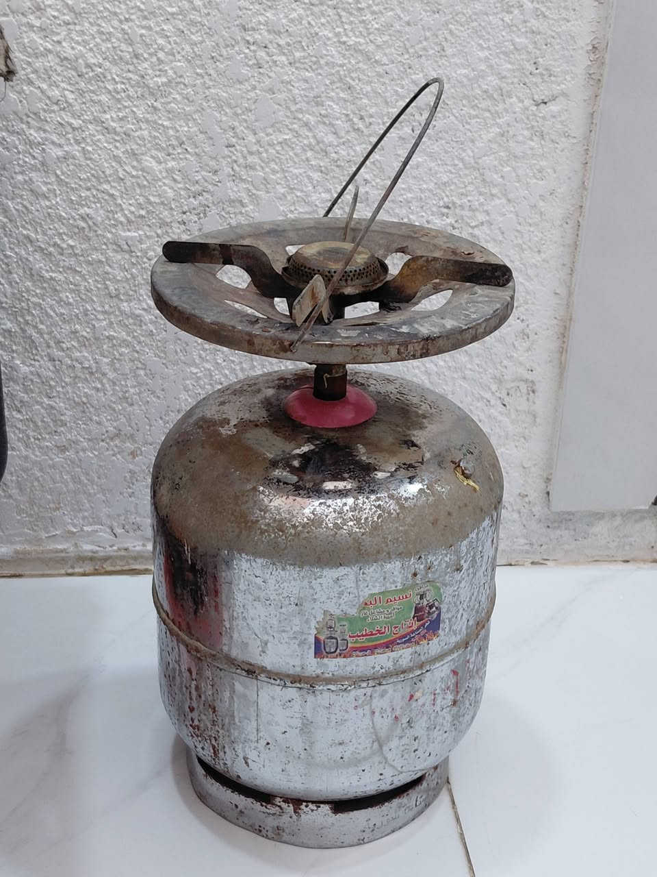 ضاغطه ماء جديده ٥٠ الف.. دريل همر ٦٠ الف.  سفيرطبخ ٢٥ الف.    ***********
