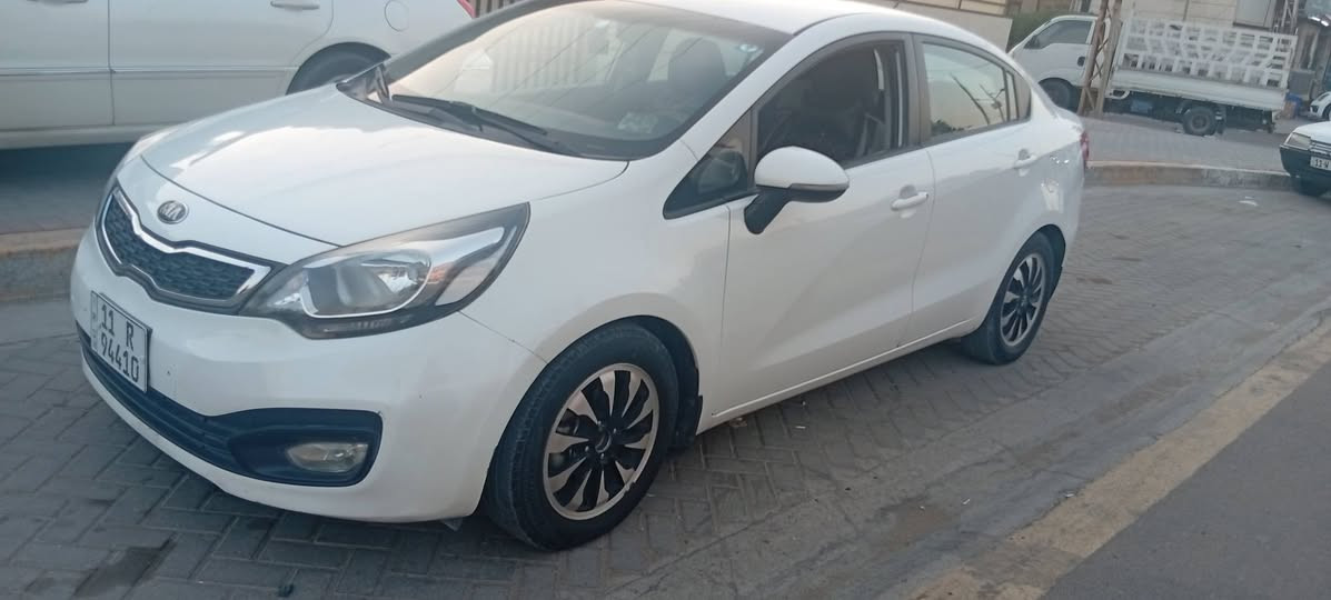 سلام عليكم KiA Rio 2013 سياره جديده ماشيه 120 كير محرك مامفتوحات تبريد ثلج محرك 1600 دوش بيه صبغ بالبنيد وصوره قبل الصبغ ناشرهن بدون ضربه مري شفط تحكمات داش كم داخل لونين والسونار ناشره جديد هزه وسنويه واقام جدد سنويه 3031 بسمنا سياره مناقصه برغي مكاني العامريه ***********  عبدالله ابو محمد مامتواجد عل نت السعر 85 وبيه مجال بسيط

