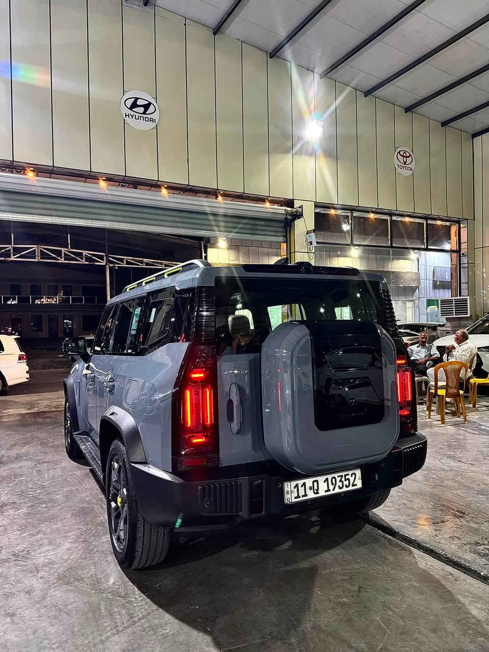 🔥 للبيع | Jetour T2 2025 🔥
🚘 جيتور T2 موديل 2025 — خليجي
✨ناطق

⚙️ المواصفات 

* محرك 2.0L Turbo
* قوة 251 حصان
* عزم 390 نيوتن/متر
* ناقل حركة أوتوماتيك
* دفع رباعي 4WD
* أوضاع قيادة متعددة
* مثبت سرعة + رادار
* نظام تحديد المسار

🛋️ الراحة والفخامه

* بانوراما
* دخول وتشغيل بصمة
* تشغيل عن بُعد
* مقاعد جلد
* مقاعد أمامية كهربائية
* تحكم مناخي ثنائي المناطق
* شحن لاسلكي
* إضاءة داخلية LED
* مقود جلد
* Auto Hold
* فرامل يد كهربائية

📱 التقنيات والأنظمة

* شاشة ديجيتال
* شاشة تدعم Apple CarPlay
* كاميرات 360°
* كاميرا دوارة
* حساسات أمامية وخلفية
* Bluetooth + Type-C
* أوامر صوتية
* حساسات ضغط الإطارات

💡 الشكل الخارجي

* إضاءة LED
* كشافات
* إضاءة خلفية LED
* مرايا كهربائية قابلة للطي
* إشارات بالمرايا
* جنوط 20 إنج
* إطارات 255/55R20
* ماسحة خلفية
* مانع انزلاق
* نظام نزول المنحدرات

💰 السعر: 34 مليون دينار عراقي
🔥 وبي مجال

📍 الموقع: بغداد – الكرخ – معارض البياع 🏛️
📞 للاتصال والاستفسار: ***********

