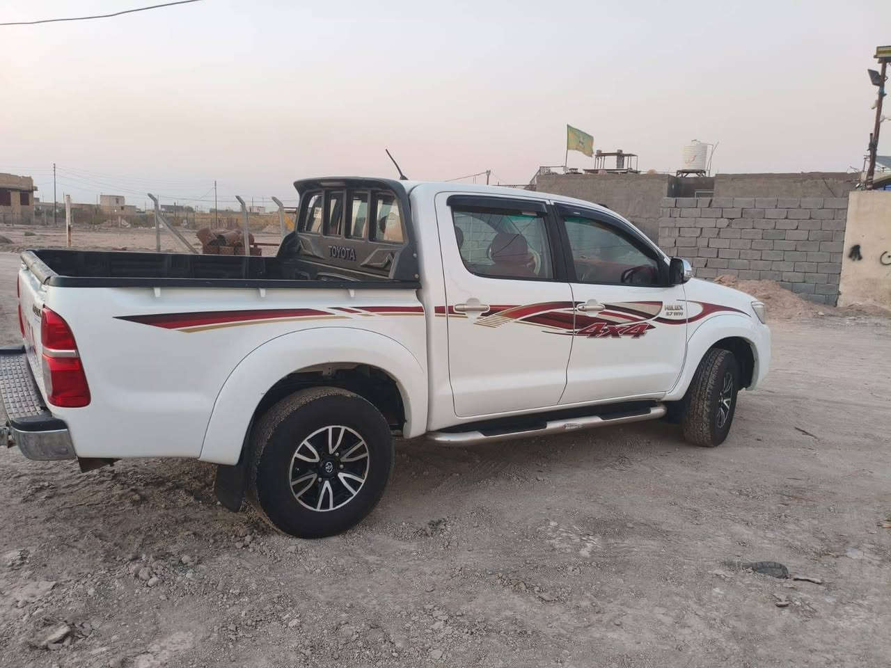فلاونزه فورويل موديل 15 كير عادي كفاله عامه رقم شمالي اربيل السعر 215العنوان ناصريه إسكان الصناعي ***********
