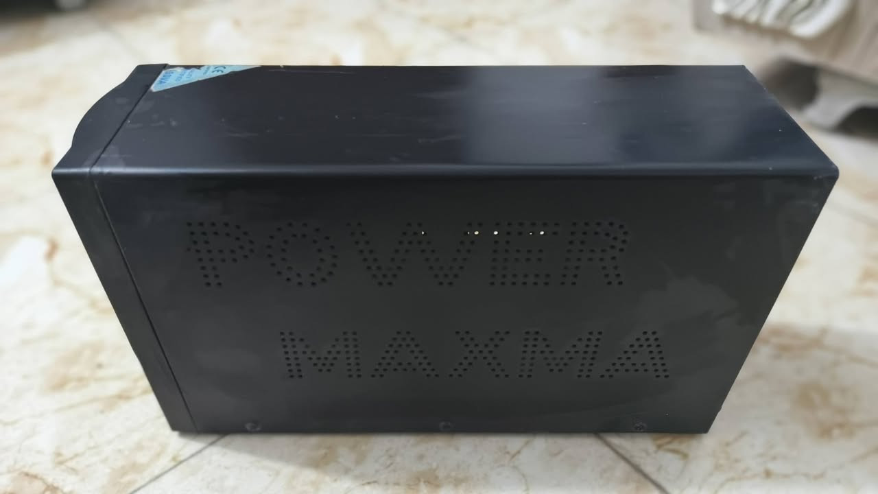 *للبيع UPS MAXMA 2500VA اصلي* 🔋

*جهاز انقطاع التيار الكهربائي*
يحمي حاسبتك وشغلك من الانقطاع المفاجئ

*المواصفات:*
- *الموديل*: MAXMA MA2500
- *القدرة*: 2500VA ≈ 1500W فعلي
- *الدخول والخروج*: 220V - 50Hz
- *المنافذ*: 4 مخارج OUTPUT + مدخل طاقة
- *الحالة*: مستعمل نظيف وشغال 100%
- *المنشأ*: Made in China

*يشغل:*
حاسبة + شاشة + راوتر + مودم لمدة 15-20 دقيقة
مناسب للطلاب والموظفين والمحلات

*السعر: 150 قابل للتفاوض 
للتواصل ***********
