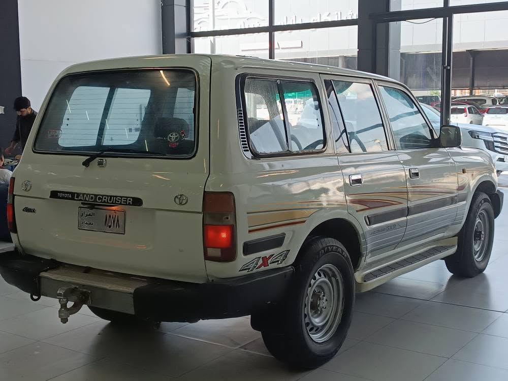 Land Cruiser 🇯🇵
 ئەم سەیارەیە بۆفرۆشتن 
مۆدێل 1991
ئاڕمی پلاستیکی سلێمانی 
غەرامە بەشەرت
بێ لێدران بێ وەرگەڕان شان و سەقی بەشەرت
مەکینە 3f بەتامی 4.5 
گێڕ و دەبڵ ئەکسل و جکنێت بەشەرت
تەقەو ڕەقە بەشەرت 
کامل بۆیاخە لەسەر ساغی 
کارەبایی بەشەرەت
4 تایەو ویلی مۆنیکا 
سعری 43گەڵاو مەعامەلەیەکی برایانە 
ژ :  ***********
ژ : *********** السليمانية, العراق
