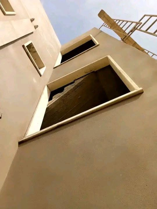 السلام عليكم لباخ سمنت متفرق حالياً سعر البخ 1750نص مالج الف دينار شربت داخل البيت متر 500دينار ***********

نص مكتوب في الصور:
- Infinix HOT 12i