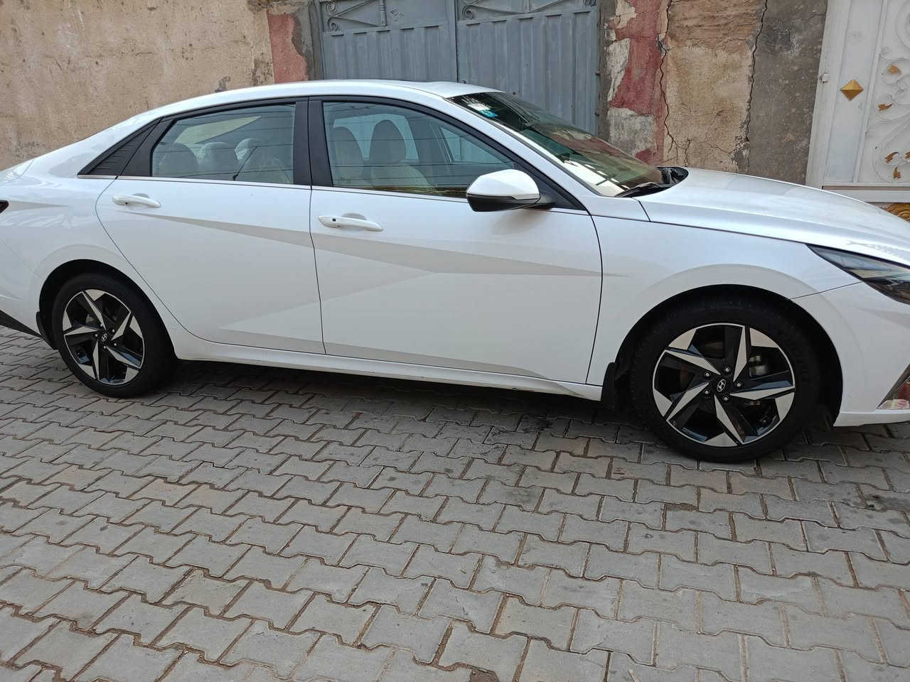 النترا 2021 خليجيه مكفوله رقم بغداد دولي فتحه أو بصمه السياره قطعتين تبريد محرك 2000دوش  العنوان كربلاء طويريج ***********
