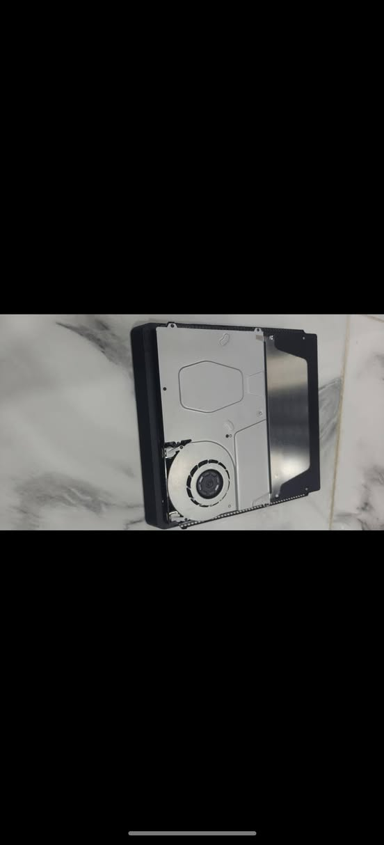 بلي فور اسلم مهكر لوك استيكر نضافه ٪100 يدات مال شركه ذاكره واحد تيره. ويا 12 لعبه كامل ملحقات عنوان بغداد تاجي رقم ***********  سعر 410 الف وبي مجال للطيبين
