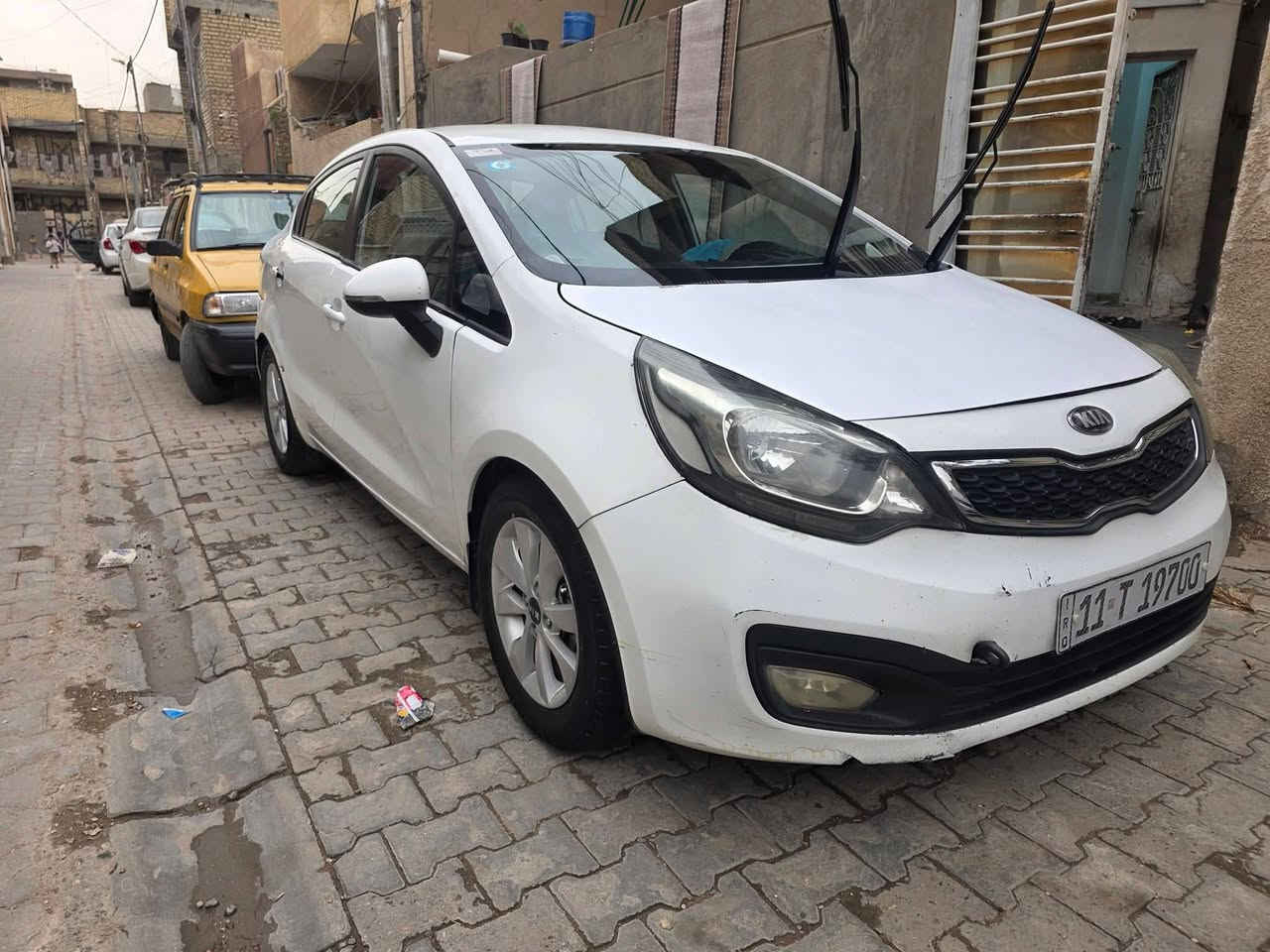 سلام عليكم كيا ريو وارد خليجي موديل 2016حادثها  بيها 3 قطع جاملغ اليمين ولباب اليمين ولبنيد معمر بارد فابلون سياره جاهزه تخم تاير صدر جديد محرك خير من الله  تبريد ثلج دبل قطره   مع منضومه غاز جديده محرك 1600 كهربائيات كلهه شغاله مري شفط رقم انكليزي بغداد تحويل ثاني يوم 
ملاحضه طخه خفيفه بل هلال الخلفي جها اليمين موضحه بل صوره 
السعر 85 $ بيها مجال 
تحكم ستيرن/ شاشه 
***********
مكان السياره بغداد الشعله
