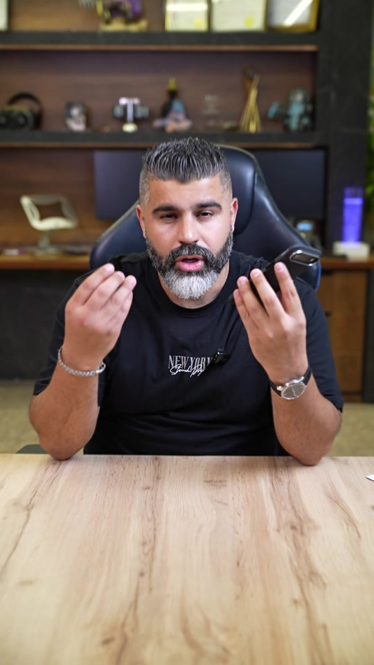 الـ DJI Mic Mini يجمعلك الحجم الصغير جداً ويا الأداء الخرافي اللي تعودنا عليه من شركة DJI! 💡 شنو مميزاته؟ 🔹خفيف 🔹 وياه مغناطيس قوي يثبت بأي مكان بملابسك. 🔹 شتغل ويا كل الموبايلات بسهولة توفر الآن ! اطلبه هسة ويوصلك للباب ____ أوقات العمل 🕚من ساعة 11 صباحاً لغاية 11 مساءاً عدا يوم الجمعة من ساعة 4 لغاية 11 مساءاً 📍العنوان : البصرة/العباسية مقابل شركة اسياسيل 📱ارقام المركز : المبيعات / *********** - *********** الصيانة / *********** - ***********
