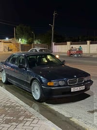 بي ام خفاش • ١٩٩٧ • محرك V8