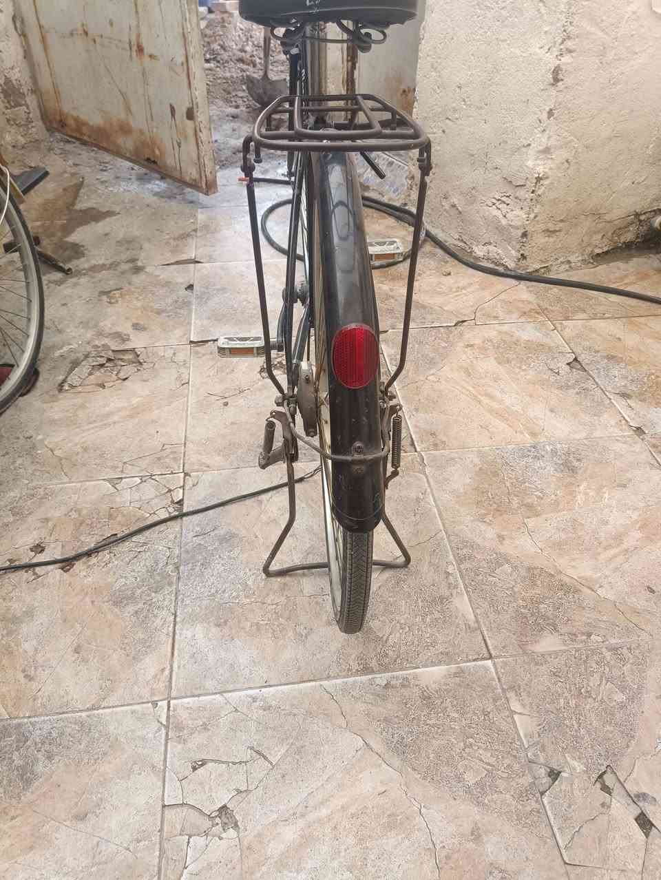 سلام عليكم بايسكل مال باله سوبر بي شركه معروفه بايسكل جديد ويال موس بريكات خلفي ومامي لون اسود  بايسكل جاهز نضي كلش كله بلادي تايرات جوابه كله بلادي ويال موس مديل 2017 جاملغات بلاديه لسعر85وبي مجال مكاني بغداد شعله ***********وتساب
