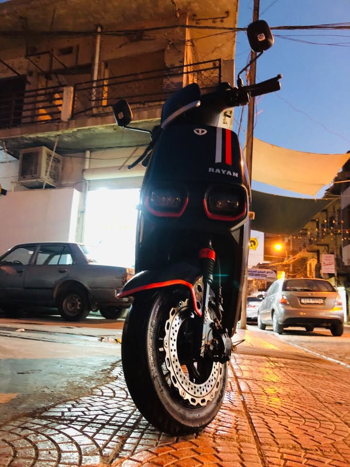دراجه شحن RAYAY
مواصفاتها معروفه الماطور مستعمل شهرين 
البطاريه عقل وملف شرط الفحص 

دبل سويج وبصمه 
كلشي شغال 
السعر 900
البايع شاري لا تتصل وابو 800 
لا تعب نفسك وتتصل 
***********
عنوان شارع حلب
