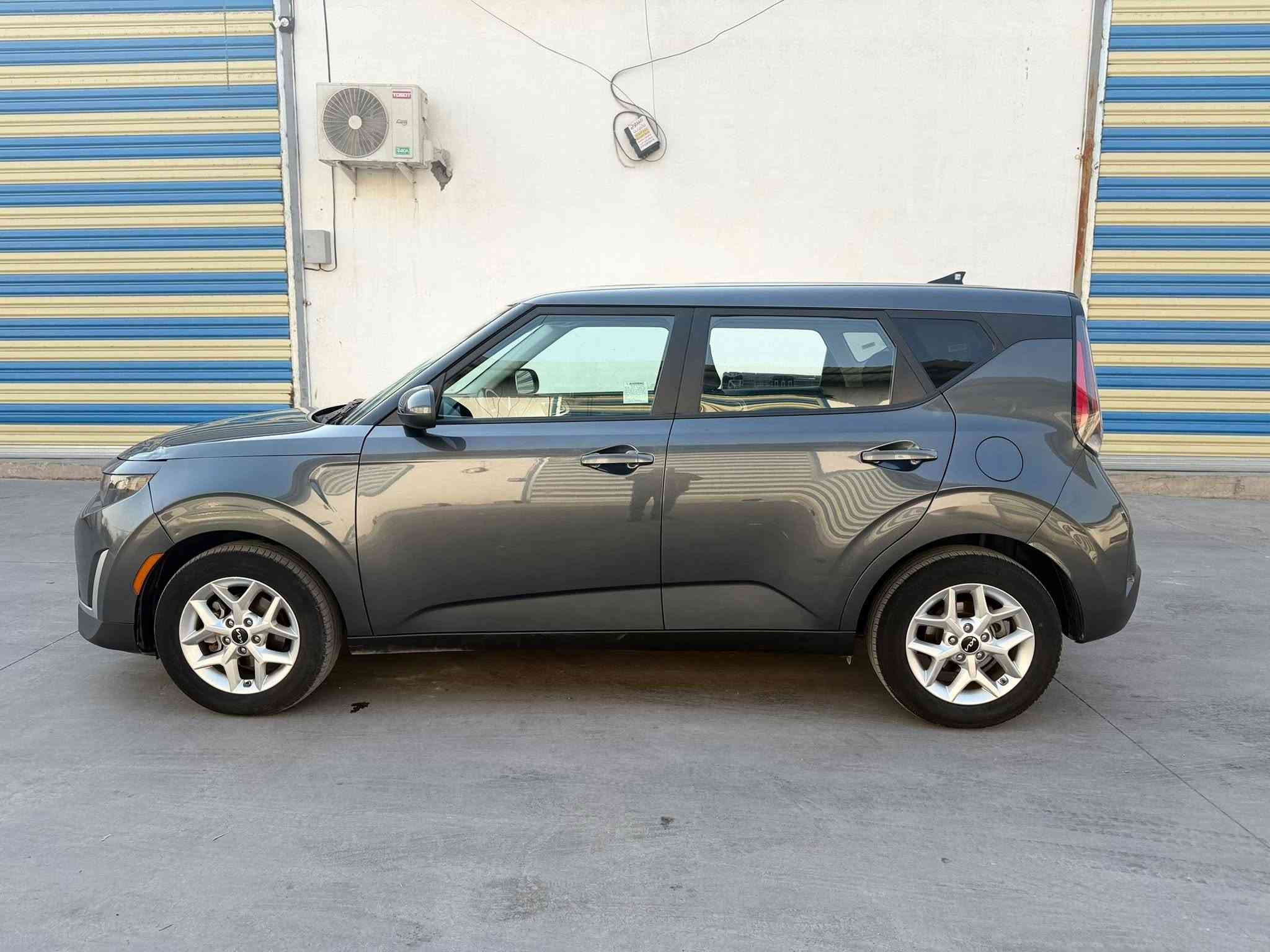 السلام عليكم
Kia Soul
2024
اللون نفطي

ماشيه 30mi
بعده بوضع الزيرو
دخول جديد ترقيم جديد تريد تحويل تريد وكاله رقم اربيل
المواصفات
شاشه
كامره
رادار امامي 
رادار جانبي نقطه عمياء 
تنبيه اصطدام
قياده ذاتيه 
تحديد مسار
تنبيه خروج عن المسار
كروز سرعه
اوتو ستوب
شاشه ديجتال
اوتو ستار
ويل كب 
فول تحكم ستيرن
كار بلي 
السياره جديده جدا
كير AT المرغوب 
محرك 2000 دوش
صور امريكا بالمنشور
السيازه بس دعاميه صبغ فقط فقط بدون دواخل بدون ايرباك 
مكفوله من الصبغ والتبديل بشرط 
الشواصي مكفولات اللغود مكفولات
ايرباك مكفول 

للاستفسار ***********
السعر 150$
الموقع بغداد الكاظميه چكوك
