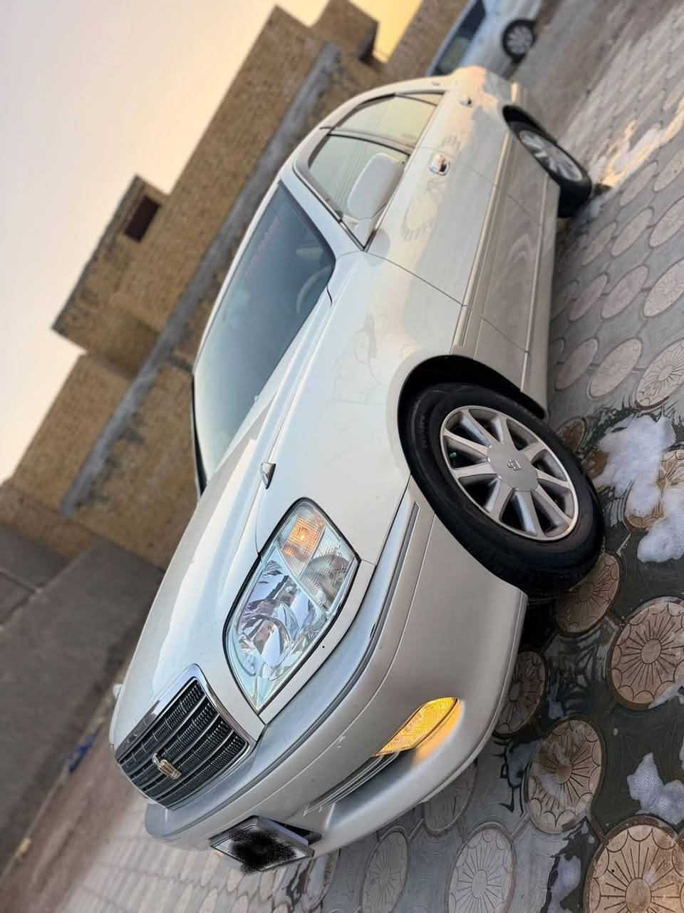 السلام عليكم جنون للبيع موديل 2003 كرستال دكمتين برده خلفيه خضراويه السياره دواخل بيجي  السياره مكينه وكير دي فور الجبير بعدها بلضمان صار خمسه ايام من شديتها حداديه خلي امامي توني مسويها تبريد ثلج تخم تاير جديد رقم بصره تحويل مباشر باسم المشتري السعر 140 $ مكان السياره ذي قار رقم الهاتف ***********
