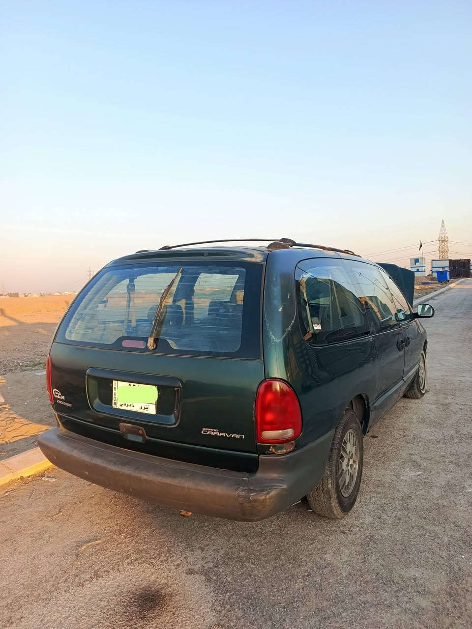 السلام عليكم
للبيع سيارة دوج كرفان موديل 97  .
اللون زيتوني محرك نظيف وبشرط v6  .
سيارة  7 راكب . 
بيهة كوبون بانزين . طوافة جديدة .
السعر 43 $ وبي مجال للشراي 
للاستفسار  ***********  واتس اب
