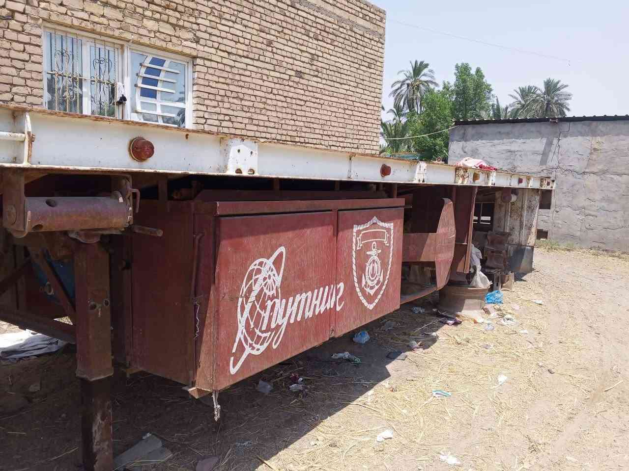 فلات للبيع كرونه
ربطه 16
الشاصي 16 
الطول 12 وربع
العنوان ميسان العماره 
الاستفسار اتصال ***********
