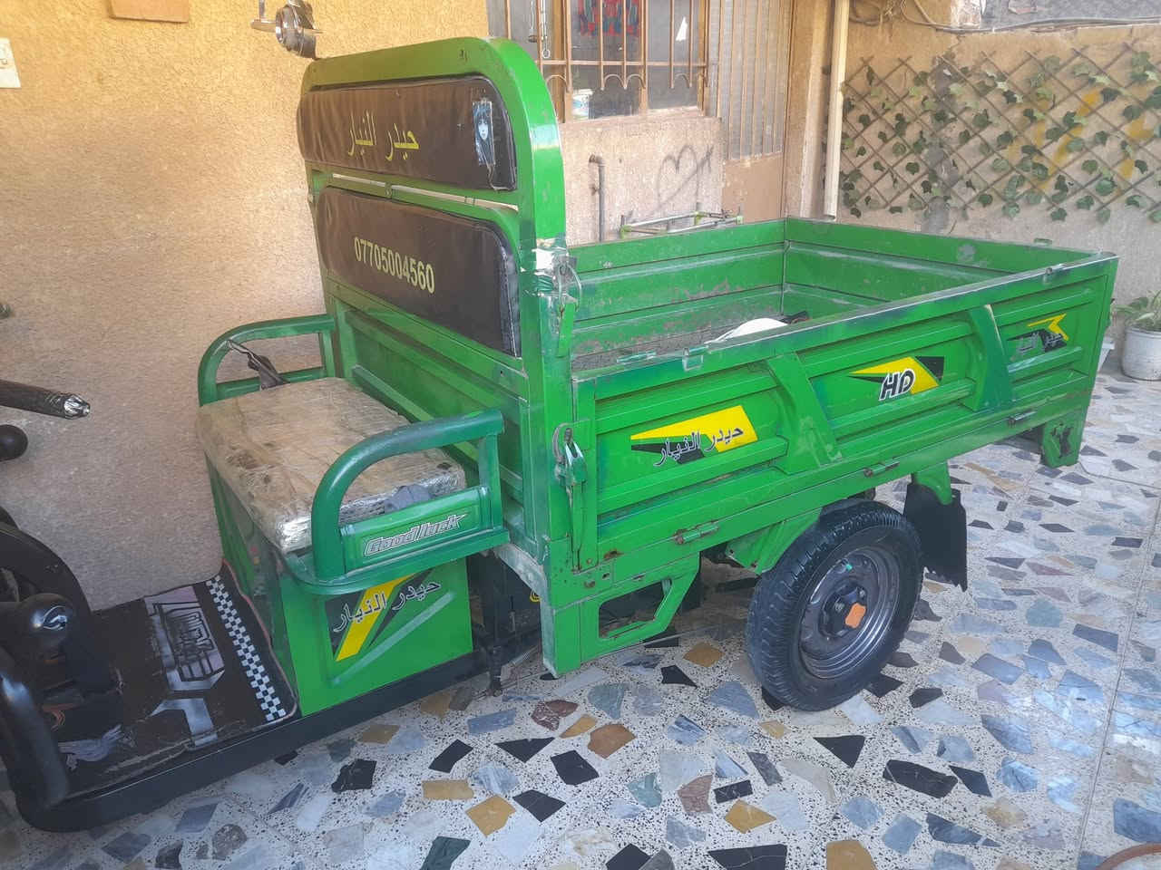 السلام عليكم ستوته موديل 25 بطاريات جده طائرات جده كهربائيات كلهن جدد ك المكان زعفرا رقم التليفون بس واتساب سعرها بمليون قفل بدون عمله اللي يحب يتصل***********
