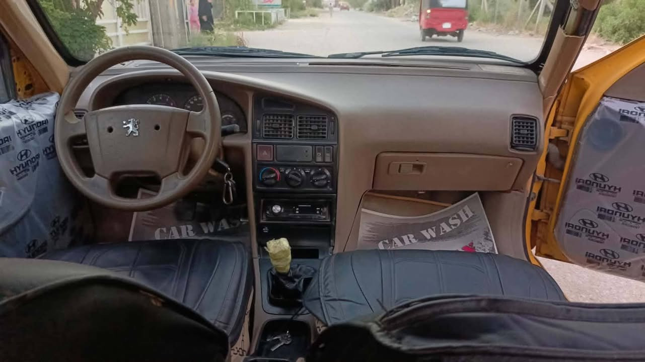 سلام عليكم بيجو الميس موديل 13 رقم بغداد كير مكينه مكفولات تبريد ثلج حداديه جديده مكفوله من ضربه مصفره سنويه 29 عنوان بابل  سكندريه  سعر 29 رقم ***********
