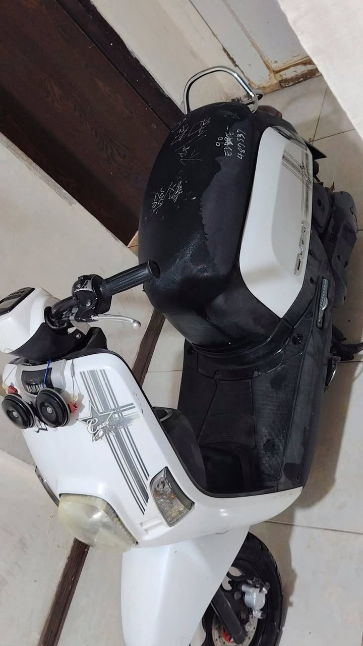 دراجه للبيع ماكس بوليس دراجه كلها بلاديه دراجه فول مواصفات سعر 900 وبيها مجال عنوان النجف الاشرف ***********
