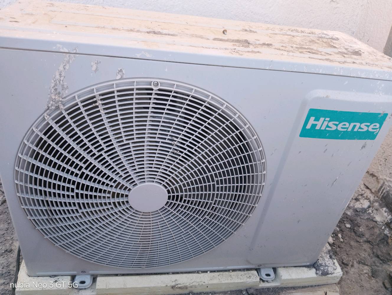 يمكنك نشره بهذه الصيغة:
للبيع سبليت Hisense X-Cool ❄️ السعة: 1.5 طن ✅ تبريد ممتاز وبارد جداً. ✅ يعمل بكفاءة ولا توجد به مشاكل. ✅ استخدام منزلي وحالته جيدة. ✅ مع الريموت الأصلي. 📍الموقع: كربلاء. 💰السعر: (400) 📞 للاستفسار والمراسلة على الخاص أو الاتصال: (***********).
شكد عمر السبلت تقريباً؟ ومنو مستعمل، وهل متاح فحصه يبرد عدكم قبل الشراء؟: 
السبلت مشتغل موسم واحد وشغال تجي تفحص بنفسك
هل بيه أي ملاحظة أو عطل مثل ضعف تبريد، تسريب غاز، أو صوت غير طبيعي لازم تذكرها؟: 
محتاج غاز
السعر 400 يشمل شنو بالضبط: الجهاز فقط لو ويا التمديدات/الحامل/التركيب؟: 
كامل من جهاز تحكم وكنبريسر  والسبلت
بكربلاء وين الموقع بالضبط حتى يعرف المشتري مكان المعاينة والاستلام؟: 
كربلاء الشريعه