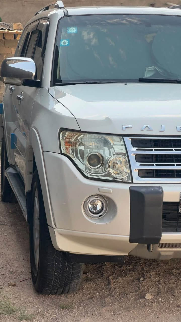 السلام عليكم
للبيع باجيرو حبتور 
معروفه مواصفات الحبتور
خليجي بدون اي ضرر 
مكينه 3.800 بحاله جيده
كير بحاله جيده 
تبريد خير من الله
رقم بغداد مميز 
السياره جاهزه
مكانها بغداد المحموديه
اي استفسار ***********
