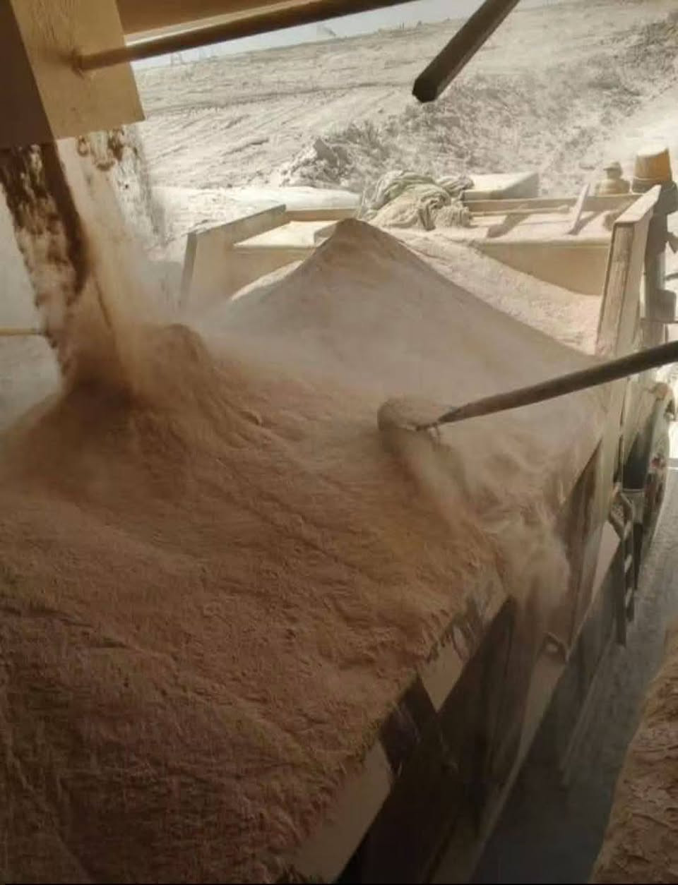 سلام عليكم يوجد لدينا جص درجة اولى جص الجزيرة الكرمه الفلوجه درجة اولى مع التفريغ والتصعيد موزع على البيت او البنايه بنس الأسعار *********** واتساب
