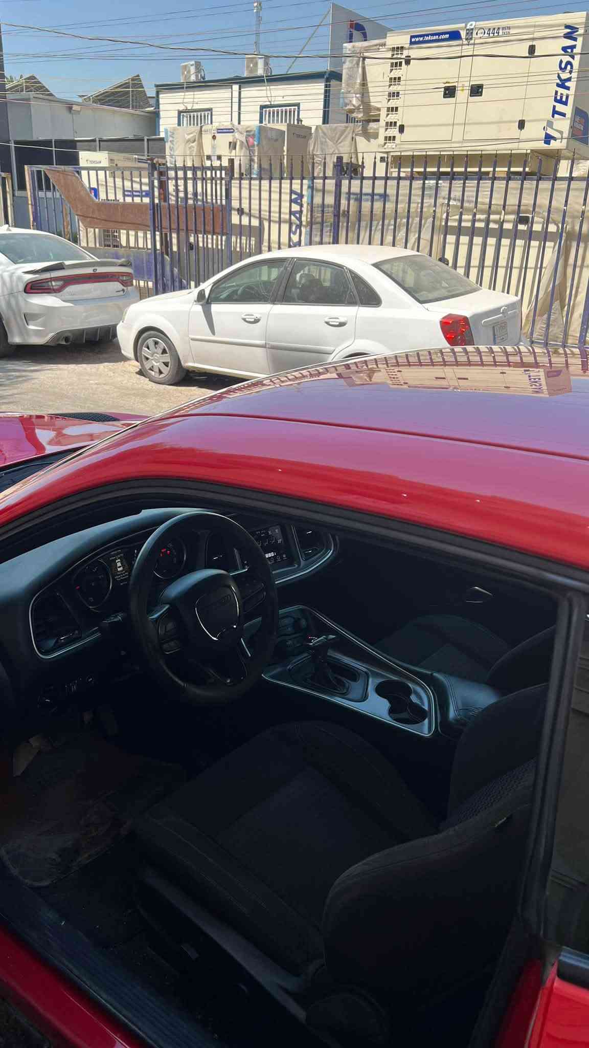 السلام عليكم
جالنجر 2021 
مواصفات sxt 
ماشيه 80الف
قطعتين صبغ 
محدثه كت srt بنيد ودعاميه وويلات 
السياره بيها ملاحظه موضحه بلصور بلجاملغ الخلفي
المكان الكراده شارع 62 
التواصل على هاذ الرقم فقط ***********
