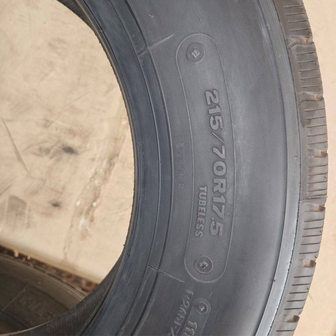 كوسترات

نص مكتوب في الصور:
- BRIDGESTONE SOLUTIONS FOR YOUR JOURNEY MADE IN JAPAN صنع في اليابان اطار برجيستون لأداء أعلى .. أمان أكبر القياس 215/70 R17.5 النوع BRIDGESTONE بلد المنتج اليابان عدد الطبقات 10 قاط سنة الإنتاج 2025 رمز النقشة R265 TOYOTA COASTER راحة . أمان . اعتماد ثبات عالي على الطريق تحمل ممتاز للأحمال الثقيلة أداء جيد في جميع الظروف اقتصاد في استهلاك الوقود عمر افتراضي كبير *********** (واتساب) بغداد _ الكرادة _ طريق معسكر رشيد مجمع مسن للاطارات والبطاريات