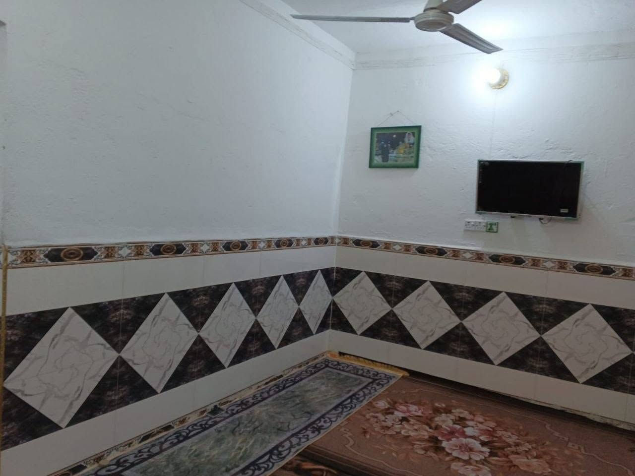 #يالله 

بيت للبيع

العنوان*الماجديه سيد عاشور قرب الاربع سايدات 
المساحه 200 متر

طابق ونص
الطابق الاول
غرفتين صاله مطبخ حار وبارد حمام وستقبال صحيات

الطابق الثاني 

غرفتين وحمام

سنة البناء  2011 البيت عكاده نظيف 

السعر 125 وبي مجال

#طابو_صرف

الاتصال ع الارقام التاليه أو مراسلتنا عبره الواتساب 
***********
***********

#ملاحظه*جاهزين لعرض عقاركم عندنا 
وناشر هواي بيوت ادخل ع الصفحه اي بيت يعجبك راسلني
