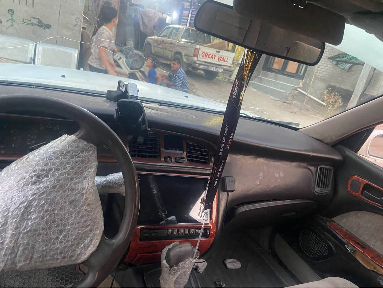 سياره بطه متصل لون ابيض السياره لا كصه ولا ضربه ولا نقل رقم بغداد السيار كير مكينه كفاله الغرفه مالته ولا زلغ بيه شاشه ايباد تبريد ثلج منضومه مال راس الثور فاناس شاهينه  بيه ملاحضات بالقماره سايمه ٤٠وبيه مجال الشراي ما اوكف اويا البصرة, العراق
