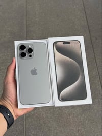 ايفون 15 برو ماكس • ٢٥٦ • نظيف ١٠٠٪