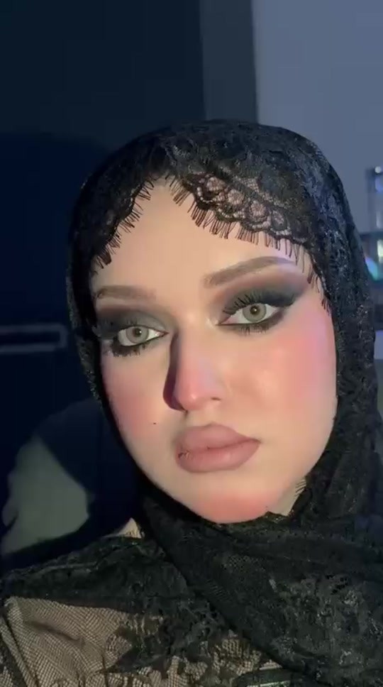 بنات حبيبي العدسات والرموش من البيج الخاص بيه ...تكدرون طلبون عن طريق الرقم ***********#اكسبلور #اكسبلور #zahraa #ميك #اكسبلورexplore 
