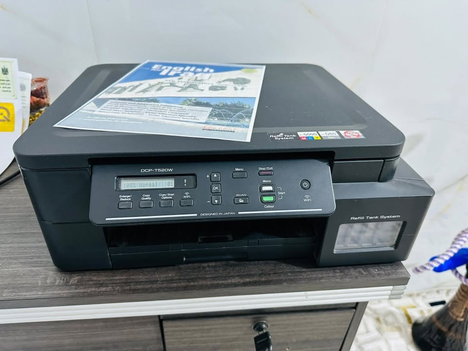 طابعة برذر T520
كلش قليل استخدامها بعدها جديده
 السعر 140 بيها مجال قليل  

المواصفات:
-طابعه استنساخ سكنر 
-طباعه ملون وعادي 🎨
-حبر سائل  منظومه احبار تعمل بالتعبئه
- واي فاي تحكم من التلفون
- شاشة LCD 
- يستوعب خزانها 150 ورقة
- امكانية تغذيتها بالورق يدويا 
- إمكانية طباعة حتى 15000 صفحة 
- ميسان المجر الكبير 

الاتصال ***********

