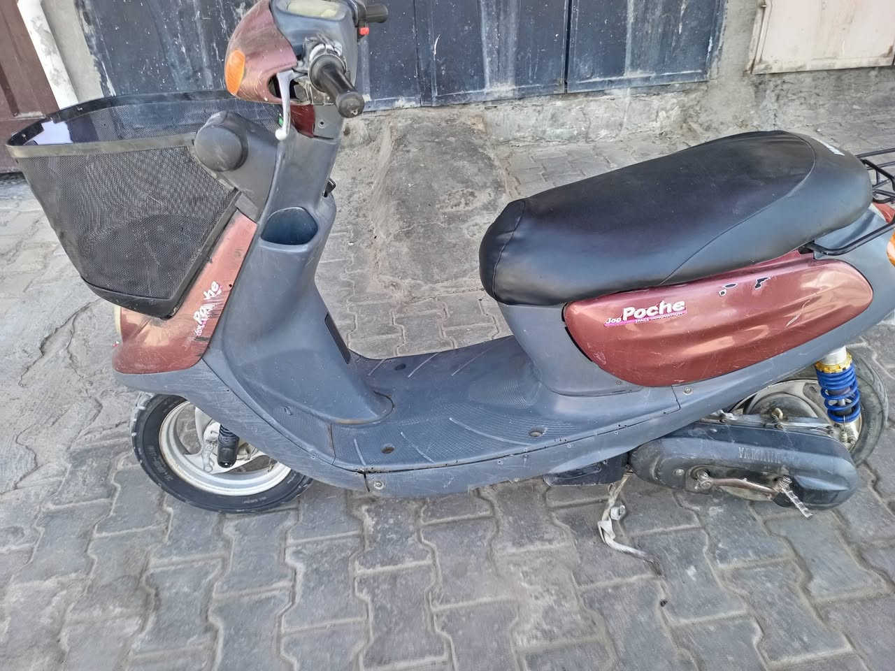 🛵 دراجة منغولي (بوش - Poche) للبيع 🛵
لأصحاب النظيف واليدور دراجة مال عمل ومكفولة، دراجة منغولي جاهزة من كلشي وما تحتاج أي مصاريف:
✨ المواصفات والمميزات:
• الوضعية: شغالة كاملة وبوضع مميز وجاهزة للتجول.
• الكهربائيات: شغالة 100% (لايتات، إشارات، وكلشي تمام).
• النظافة: مثل ما واضحة بالصورة 
💰 السعر:
• السعر: 225 ألف وبيه مجال بسيط 
📍 العنوان والمكان:
• كربلاء المقدسة - حي العسكرية (العابد) - قرب سيد محمد.
📞 للتواصل والاستفسار:
• رقم الهاتف: ***********
• ملاحظة: متواجد واتساب فقط، يرجى عدم المراسلة على الخاص بالفيسبوك لعدم التواجد عليه.
الدراجة مال شراي، الي يعجبه يتفضل واتساب أو يتصل وتدللون! 😉
