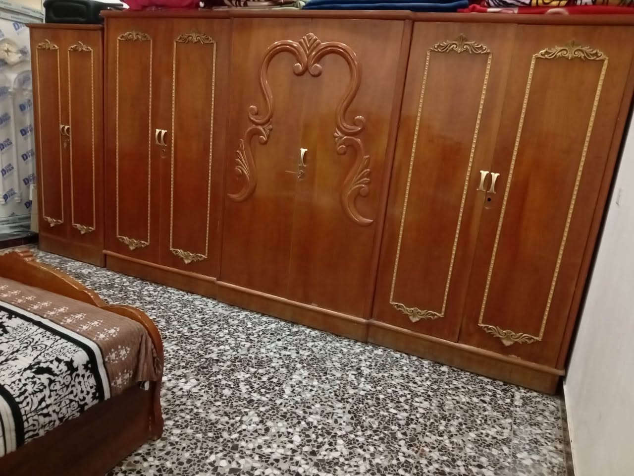 غرفه مستخدمه صاج عراقي للبيع نضيفه للستفسار على رقم واتساب ‭***********‬ العنوان بغداد
