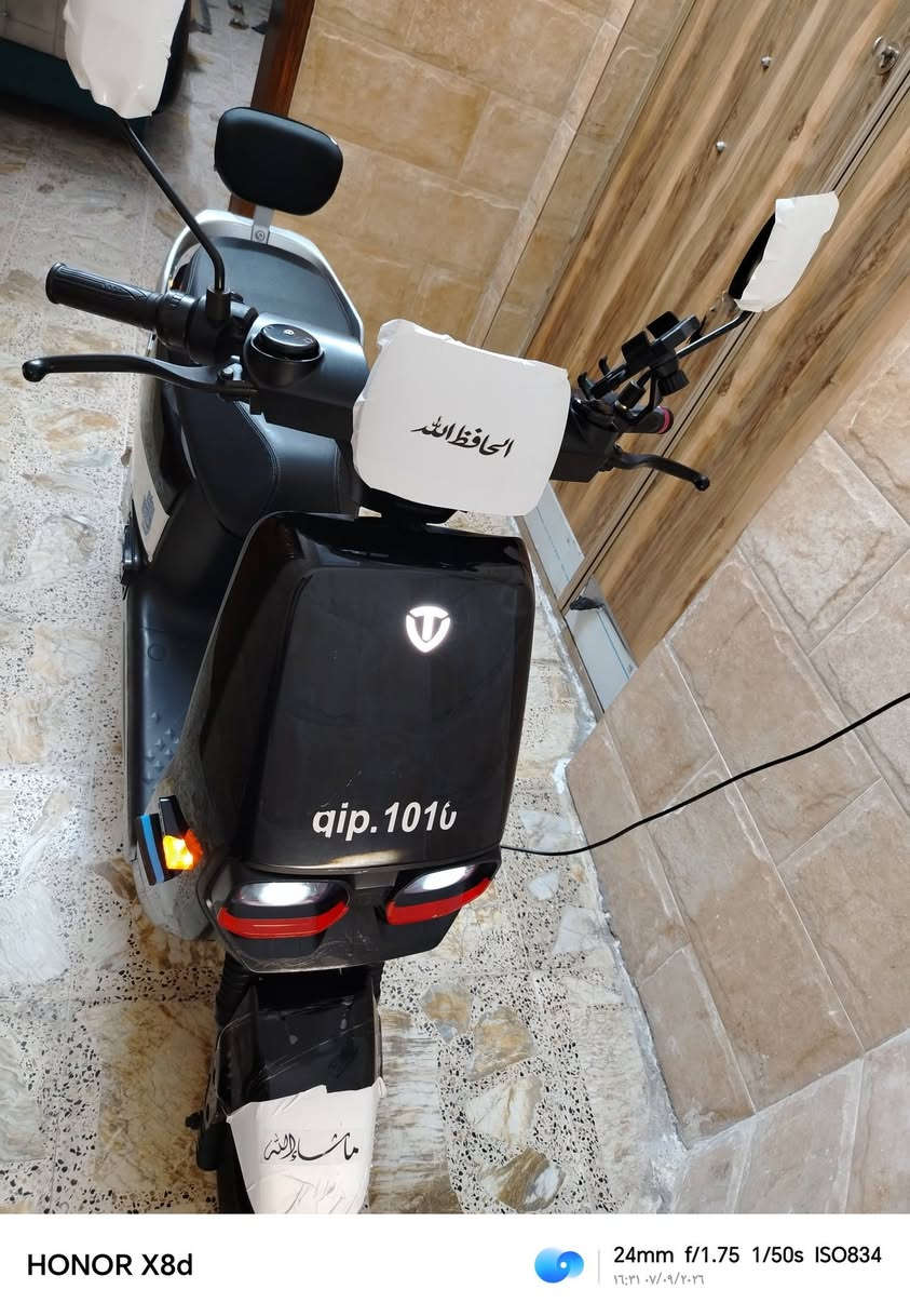 سلام عليكم دراجه شحن ام عيون للبيع الدراجه جديد حيل وصارلي قريب من اشتريته الدراجه فول لايت عالي ناصي نشره لوره  دبل اشاره يسره يمنه سرعته 64 ابريكات شغال امامي وخلفي الدراجه متعوب عليها مجمبزه المكان الحريه شارع 30 قرب صيدلية التعاون والسعر 800الف والاستفسار من هاذا الرقم ***********

