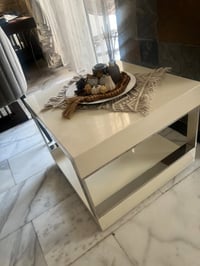 ميز وسطي للبيع مكاني بغداد ماخذته من العالمية للاثاث اريذه ب٥٠ماخذته ب...