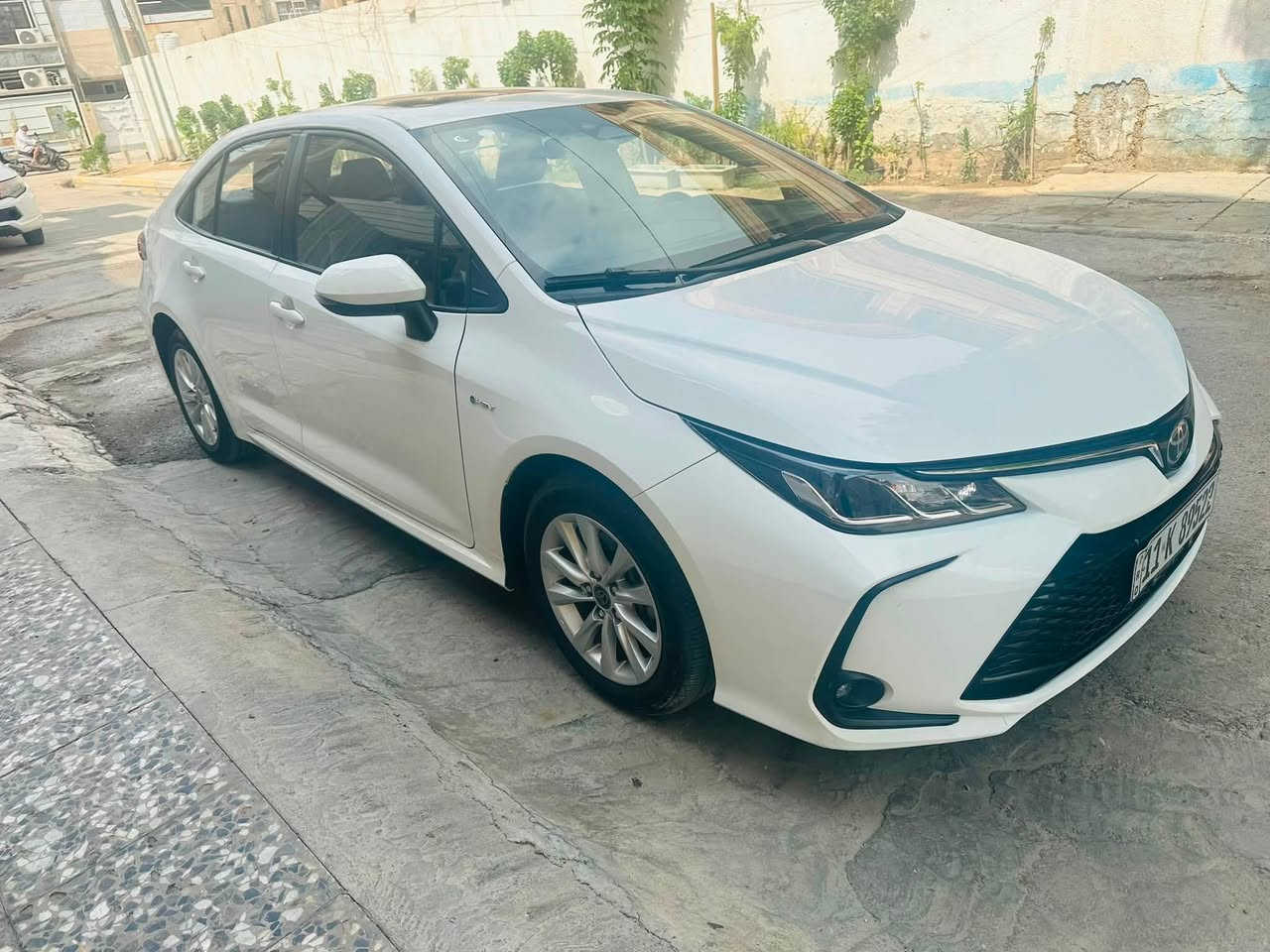 السلام عليكم 
كورلا 2025 شكل خليجي 
ماشيه 8000 الف 
السعر 25 مليون 
رقمي ***********

